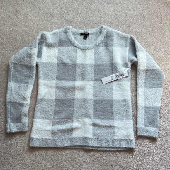 Tribal Sweater - Picture 1 of 3